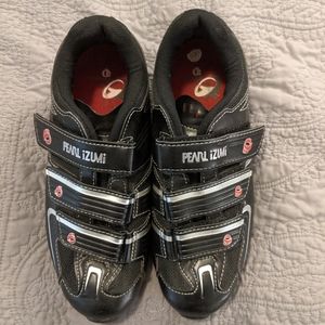 Pearl Izumi Cycling shoes w/ cleat